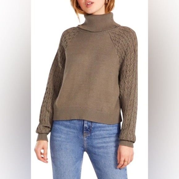 NWT BB DAKOTA BY STEVE MADDEN PUT A WING ON IT SWEATER - Picture 1 of 5